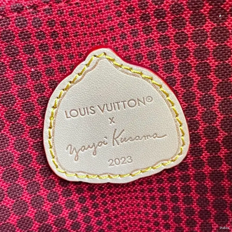 2301DJ0004 Bag LV 0711